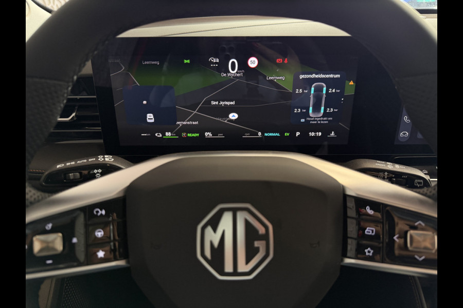 MG MG HS PHEV 1.5 TGDI LUXURY PHEV PLUG-IN HYBRIDE | LEER | 272PK NIEUWE AUTO | 100KM ELEK. BEREIK | 360° CAMERA | ELEKTRISCHE ACHTERKLEP | ST