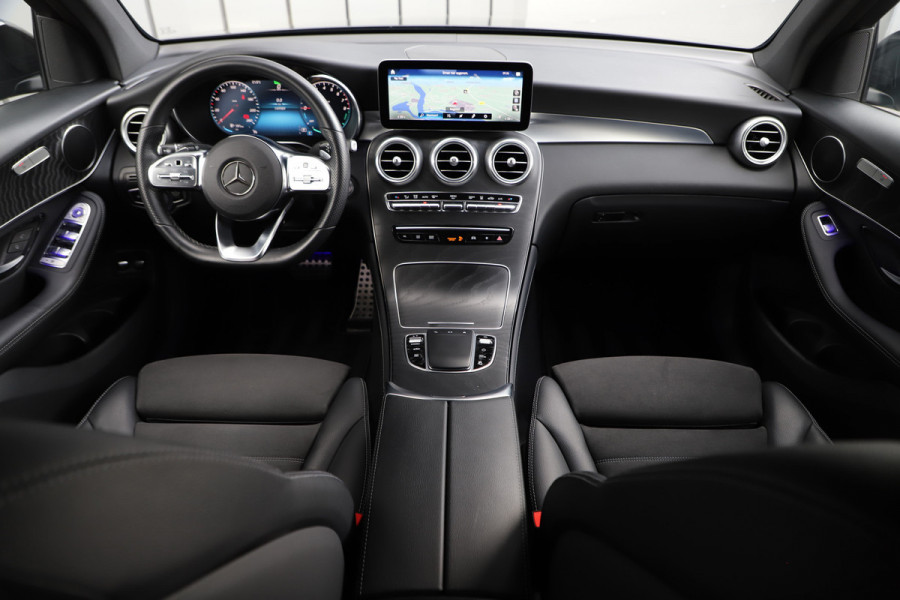 Mercedes-Benz GLC 300e AMG 4-Matic | 320PK | Luchtvering | Head-up | Sfeerverlichting | Multibeam | Standkachel | Digitaal dashboard | 2020.