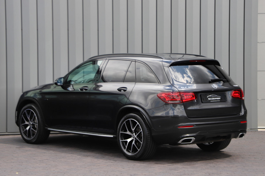 Mercedes-Benz GLC 300e AMG 4-Matic | 320PK | Luchtvering | Head-up | Sfeerverlichting | Multibeam | Standkachel | Digitaal dashboard | 2020.