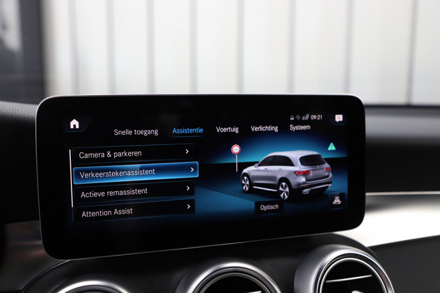 Mercedes-Benz GLC 300e AMG 4-Matic | 320PK | Luchtvering | Head-up | Sfeerverlichting | Multibeam | Standkachel | Digitaal dashboard | 2020.