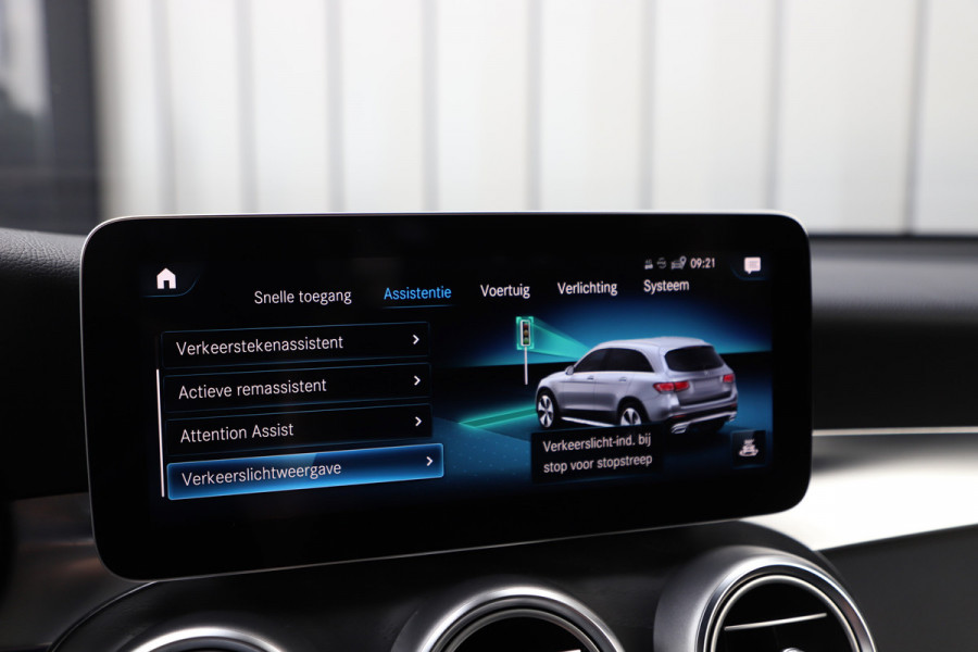 Mercedes-Benz GLC 300e AMG 4-Matic | 320PK | Luchtvering | Head-up | Sfeerverlichting | Multibeam | Standkachel | Digitaal dashboard | 2020.