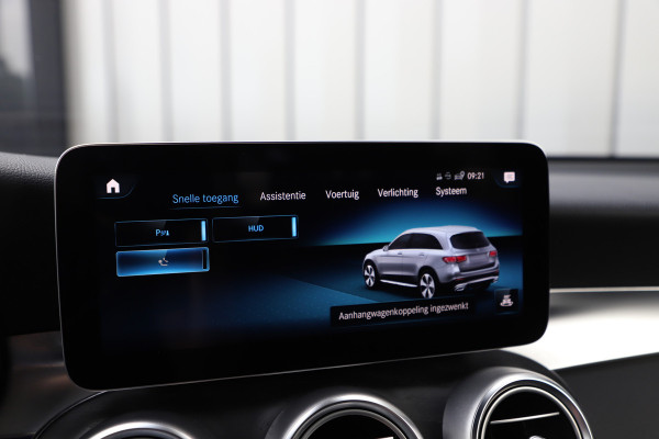 Mercedes-Benz GLC 300e AMG 4-Matic | 320PK | Luchtvering | Head-up | Sfeerverlichting | Multibeam | Standkachel | Digitaal dashboard | 2020.