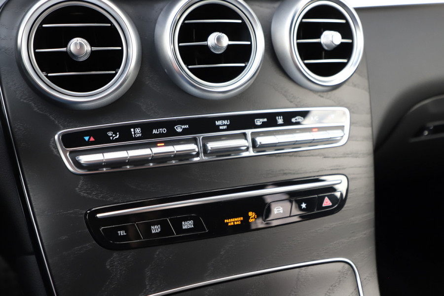 Mercedes-Benz GLC 300e AMG 4-Matic | 320PK | Luchtvering | Head-up | Sfeerverlichting | Multibeam | Standkachel | Digitaal dashboard | 2020.