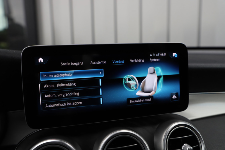 Mercedes-Benz GLC 300e AMG 4-Matic | 320PK | Luchtvering | Head-up | Burmester | Keyless-go | Sfeerverlichting | Pano | Memory | Multibeam | 2020.