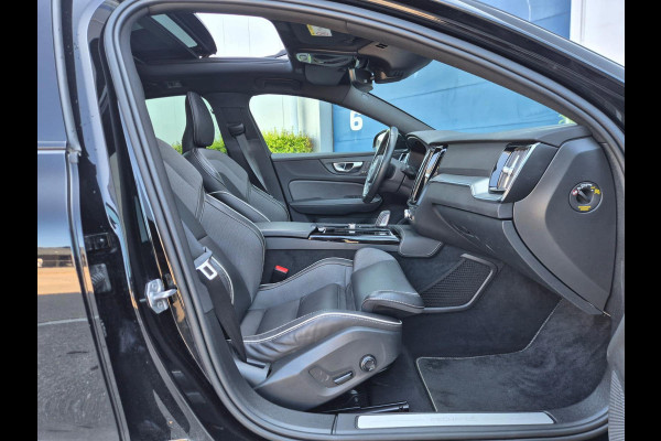 Volvo S60 2.0 Recharge T8 AWD R-Design Pano! Elektrische Stoelen! Camera! Stoelverwarming! Stuurverwarming! Blis! Lane Assist!