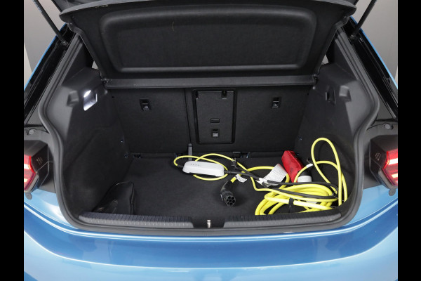 Volkswagen ID.3 Pro 59 kWh 204 pk | Navigatie via App | Parkeersensoren | Adaptieve cruise control | Autom. airco |