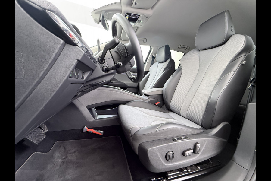 Škoda Enyaq iV60 SOH 94% Camera Adap.Cruise 3-Zone Ecc Stoel+Stuurverwarming Elek.A.klep Elek.Stoel+Memory Navi DAB Pdc Apple Carplay Android Auto Privacy Glas Usb Led SmartLink 19''LM Business Edition 1e Eigenaar Dealeronderhouden Origineel Nederlandse Auto