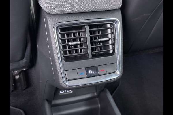 Škoda Enyaq iV60 SOH 94% Camera Adap.Cruise 3-Zone Ecc Stoel+Stuurverwarming Elek.A.klep Elek.Stoel+Memory Navi DAB Pdc Apple Carplay Android Auto Privacy Glas Usb Led SmartLink 19''LM Business Edition 1e Eigenaar Dealeronderhouden Origineel Nederlandse Auto