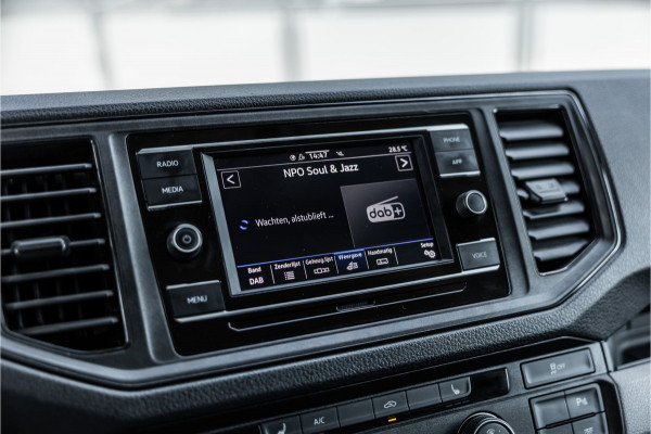 Volkswagen Crafter 2.0 TDI L3H2 | Automaat | CarPlay | Camera | Betimmering | MF Stuur | Cruise control | Stoelverwarming | Nieuwe APK | Dealer onderhouden | BPM Vrij | Euro 6