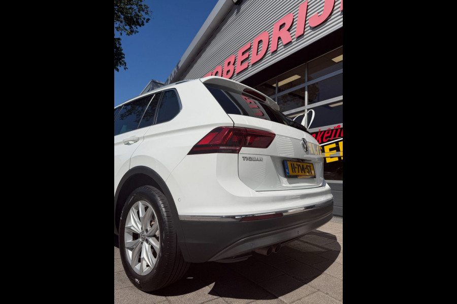 Volkswagen Tiguan 1.5 TSI ACT Highline Business - AUTOMAAT I Navigatie / Apple CarPlay I Airco I en nog Veel meer EXTRA'S