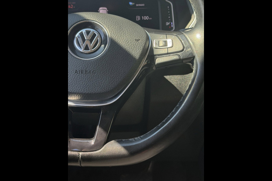 Volkswagen Tiguan 1.5 TSI ACT Highline Business - AUTOMAAT I Navigatie / Apple CarPlay I Airco I en nog Veel meer EXTRA'S