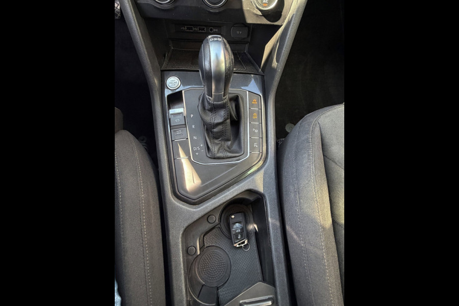 Volkswagen Tiguan 1.5 TSI ACT Highline Business - AUTOMAAT I Navigatie / Apple CarPlay I Airco I en nog Veel meer EXTRA'S