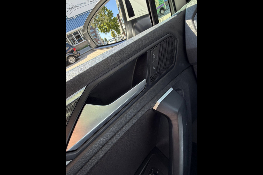 Volkswagen Tiguan 1.5 TSI ACT Highline Business - AUTOMAAT I Navigatie / Apple CarPlay I Airco I en nog Veel meer EXTRA'S