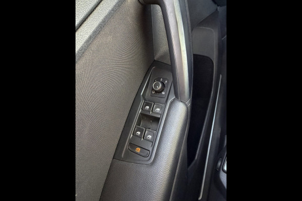 Volkswagen Tiguan 1.5 TSI ACT Highline Business - AUTOMAAT I Navigatie / Apple CarPlay I Airco I en nog Veel meer EXTRA'S