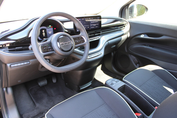 Fiat 500E Icon 42 kWh Grote accu | Carplay | Led