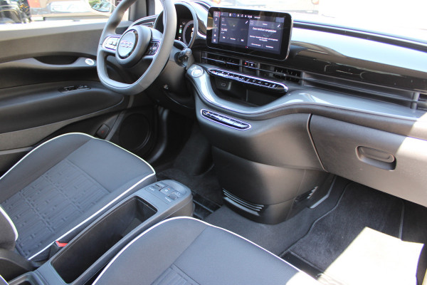 Fiat 500E Icon 42 kWh Grote accu | Carplay | Led