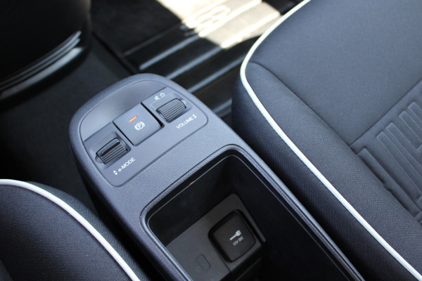 Fiat 500E Icon 42 kWh Grote accu | Carplay | Led