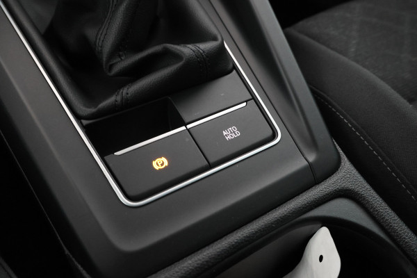 Volkswagen Golf 1.5 TSI Life Stoel/stuurverwarming, Adaptieve cruise, Apple Carplay!