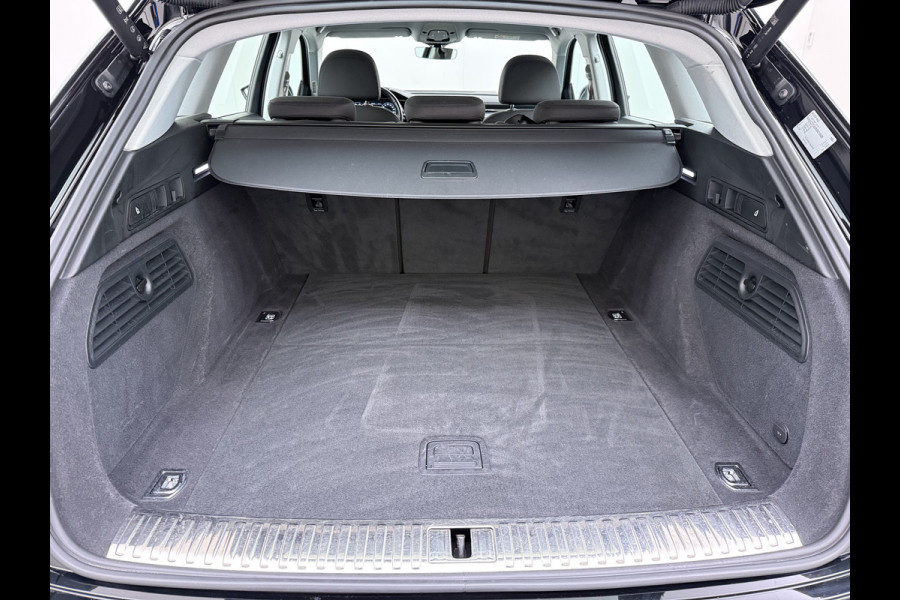 Audi e-tron 55 Quattro 408pk 95kWh Luchtvering LED Navi Ecc Edition Cruise Control Pdc Elek.Achterklep SOH 92% Lmv 19" Virtual Cockpit Led Isofix DAB Bluetooth 1e Eigenaar Origineel Nederlandse Auto Dealeronderhouden