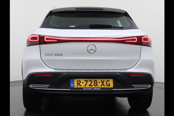 Mercedes-Benz EQA 250 Luxury 69kWh Soh 95% Adap.Cruise Apple Carplay Android Auto Navi Ecc Camera Stoelverwarming Pdc Elek.Achterklep Keyelss Busi Connectiviteitspakket High Performance LED Comfortstoelen Lmv DAB Advanced-Pack 1e Eigenaar Origineel Nederlandse Auto