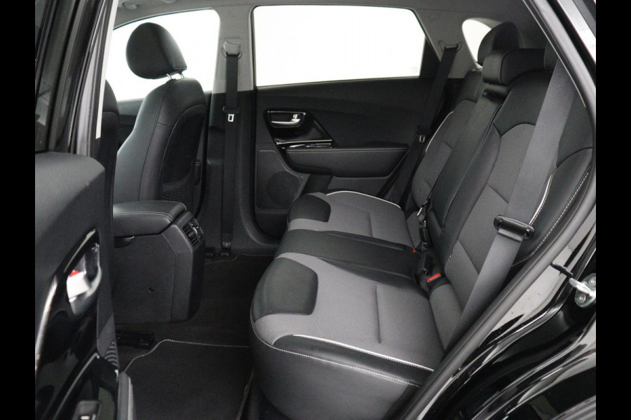 Kia e-Niro DynamicPlusLine 64 kWh | SOH 95.2% | Panoramadak | Half Leder | Adaptive cruise | Stuur/stoel verwarming | Camera | Park assist | Carplay | Climate control | Virtual dashboard | Full LED |