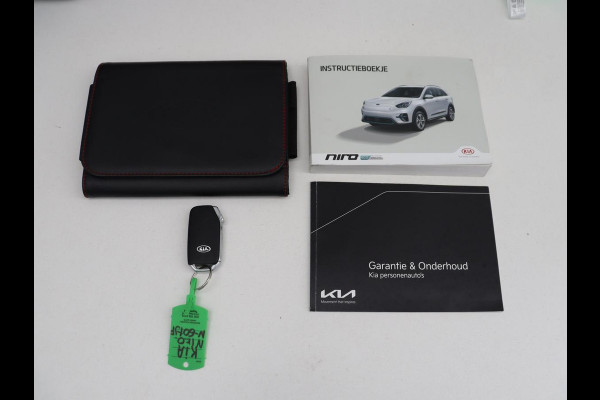 Kia e-Niro DynamicPlusLine 64 kWh | SOH 95.2% | Panoramadak | Half Leder | Adaptive cruise | Stuur/stoel verwarming | Camera | Park assist | Carplay | Climate control | Virtual dashboard | Full LED |