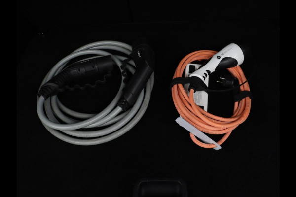 Kia e-Niro DynamicPlusLine 64 kWh | SOH 95.2% | Panoramadak | Half Leder | Adaptive cruise | Stuur/stoel verwarming | Camera | Park assist | Carplay | Climate control | Virtual dashboard | Full LED |