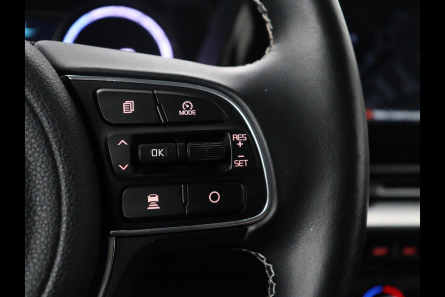 Kia e-Niro DynamicPlusLine 64 kWh | SOH 95.2% | Panoramadak | Half Leder | Adaptive cruise | Stuur/stoel verwarming | Camera | Park assist | Carplay | Climate control | Virtual dashboard | Full LED |