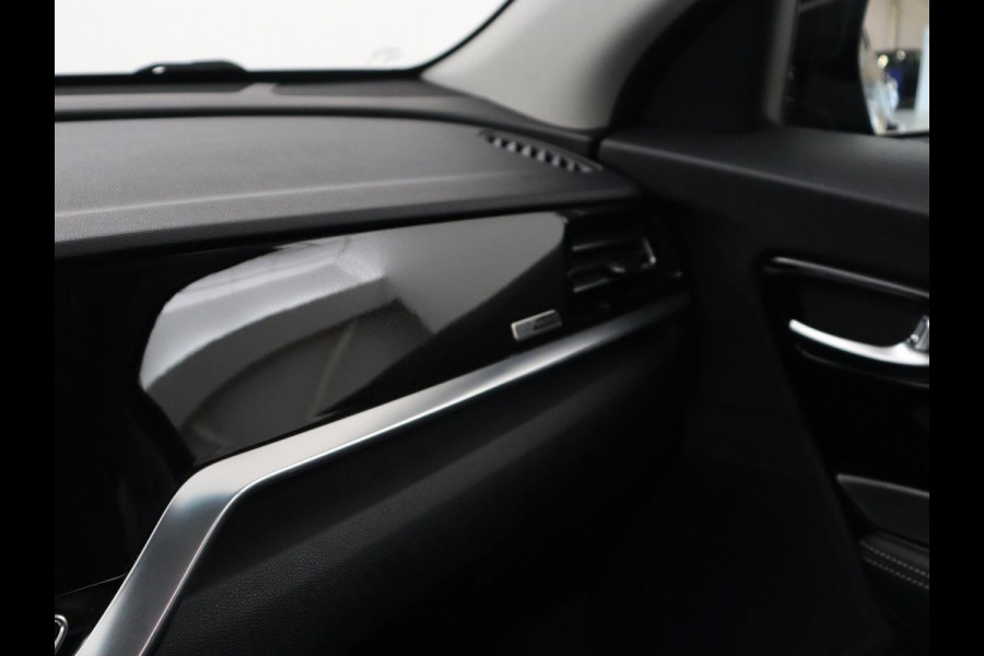Kia e-Niro DynamicPlusLine 64 kWh | SOH 95.2% | Panoramadak | Half Leder | Adaptive cruise | Stuur/stoel verwarming | Camera | Park assist | Carplay | Climate control | Virtual dashboard | Full LED |