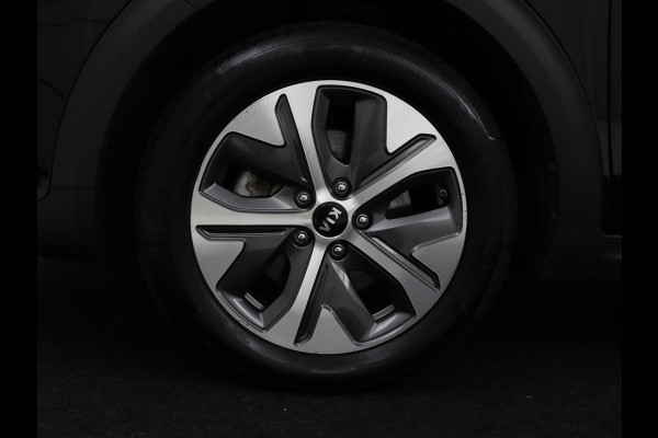 Kia e-Niro DynamicPlusLine 64 kWh | SOH 95.2% | Panoramadak | Half Leder | Adaptive cruise | Stuur/stoel verwarming | Camera | Park assist | Carplay | Climate control | Virtual dashboard | Full LED |