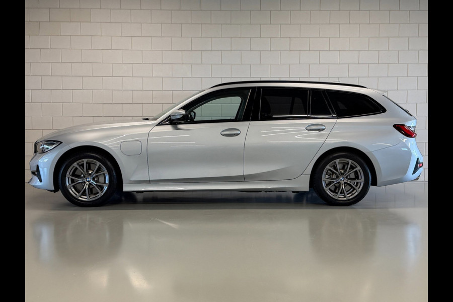 BMW 3 Serie Touring 330e High Executive Sportline Shadow | SPORTSTOELEN | LEDER | CARPLAY | VIRTUAL | CLIMATE