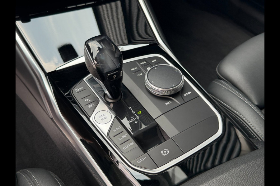BMW 3 Serie Touring 330e High Executive Sportline Shadow | SPORTSTOELEN | LEDER | CARPLAY | VIRTUAL | CLIMATE