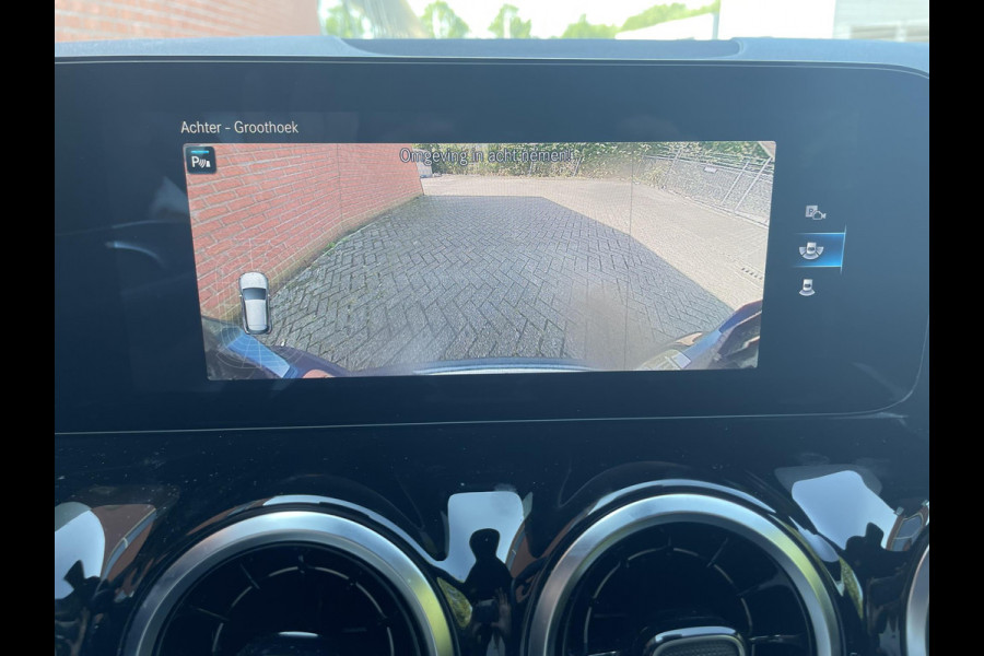 Mercedes-Benz GLA 200 163pk DCT AMG Line Navigatie Parkeersensoren Camera Cruise Control Stoelverwarming Ledverlichting Virtual Cockpit Climatronic