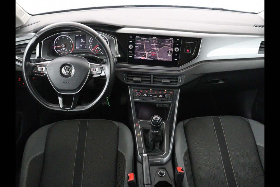 Volkswagen Polo 1.0 TSI Highline | Adaptive cruise | Carplay | Climate control | DAB | Navigatie |