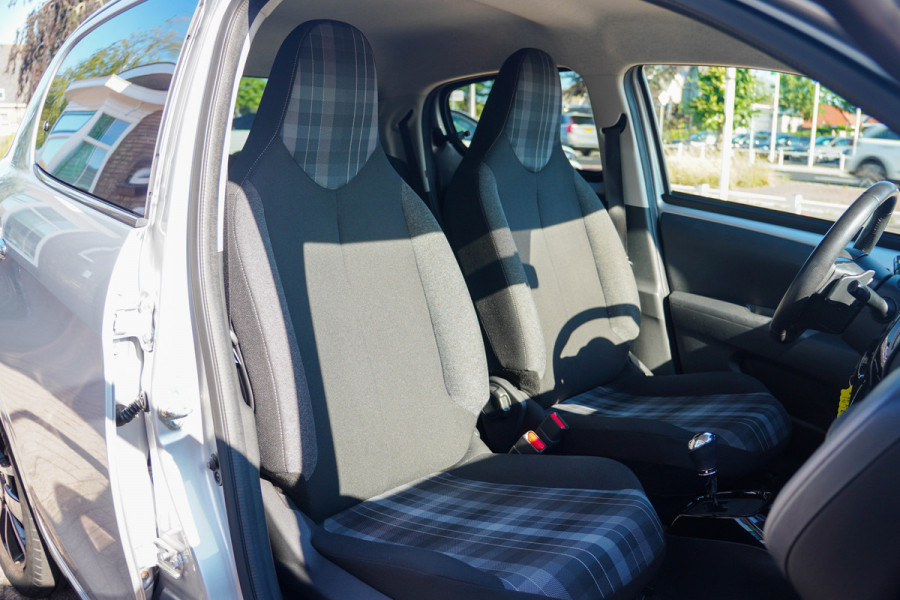 Peugeot 108 1.0 e-VTi Allure Automaat | Camera | Apple CarPlay | Airco