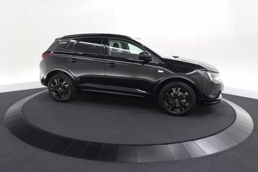 Opel Grandland 1.6 Turbo Plug-In Hybrid 225 Ultimate | Adaptieve Cruise Control | Camera | Navigatie | Stuurwielverwarming