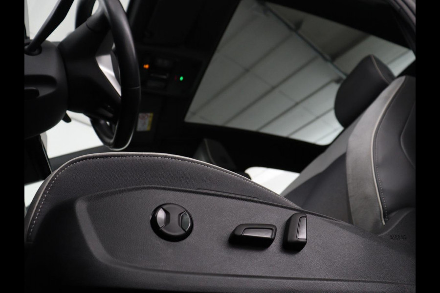 Volkswagen Id.3 Pro 58 kWh | SOH 94.5% | Panoramadak | Stuur/stoel verwarming | Adaptive cruise | 360 camera | Carplay | Massage stoelen | Climate control | Sfeerverlichting | Warmtepomp