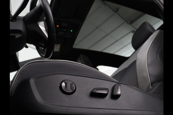 Volkswagen Id.3 Pro 58 kWh | SOH 94.5% | Panoramadak | Stuur/stoel verwarming | Adaptive cruise | 360 camera | Carplay | Massage stoelen | Climate control | Sfeerverlichting | Warmtepomp