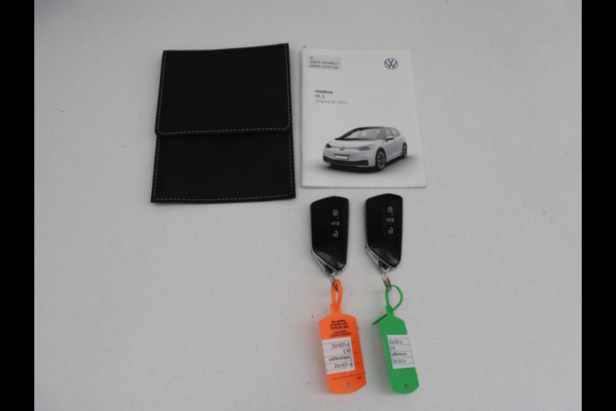 Volkswagen Id.3 Pro 58 kWh | SOH 94.5% | Panoramadak | Stuur/stoel verwarming | Adaptive cruise | 360 camera | Carplay | Massage stoelen | Climate control | Sfeerverlichting | Warmtepomp