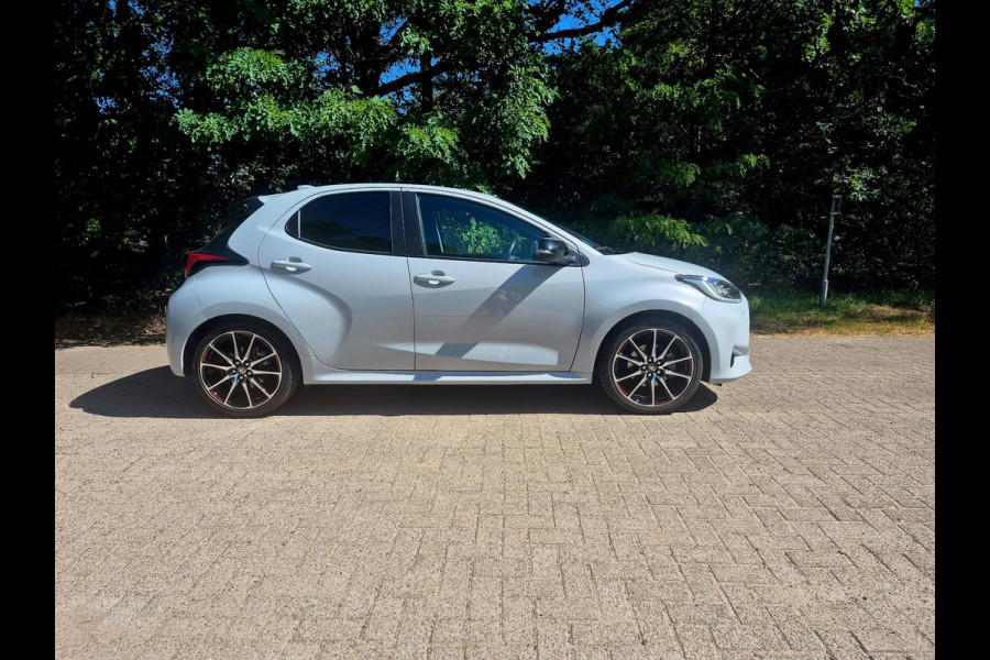 Toyota Yaris 1.5 Hybrid GR Sport . navigatie . Camera