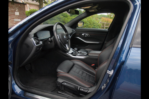 BMW 3 Serie Touring 318i High Executive | Camera | Sfeerverlichting | Apple Carplay | LED-Laser | NL-Auto |