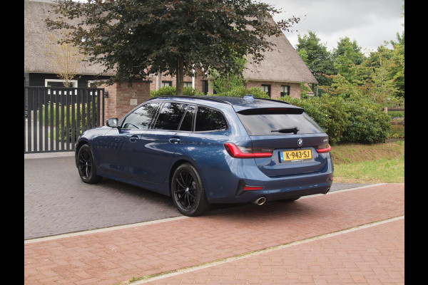 BMW 3 Serie Touring 318i High Executive | Camera | Sfeerverlichting | Apple Carplay | LED-Laser | NL-Auto |