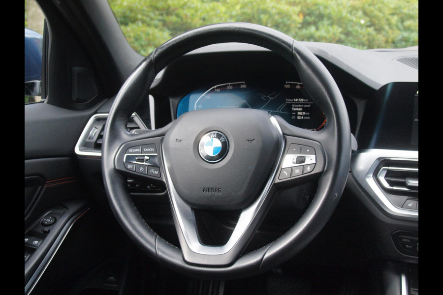 BMW 3 Serie Touring 318i High Executive | Camera | Sfeerverlichting | Apple Carplay | LED-Laser | NL-Auto |