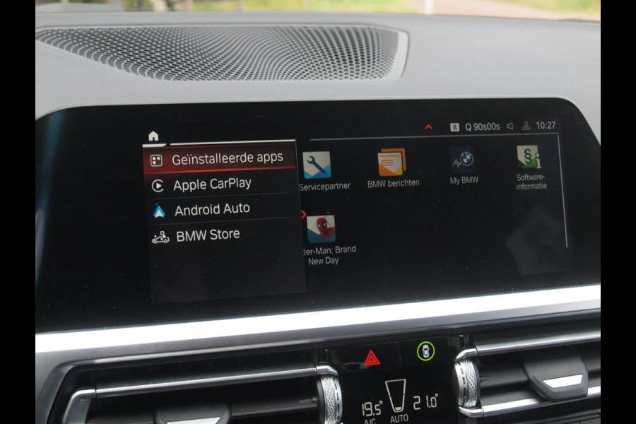 BMW 3 Serie Touring 318i High Executive | Camera | Sfeerverlichting | Apple Carplay | LED-Laser | NL-Auto |