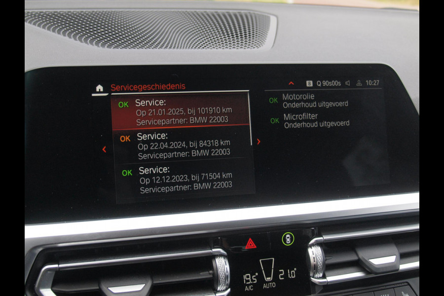 BMW 3 Serie Touring 318i High Executive | Camera | Sfeerverlichting | Apple Carplay | LED-Laser | NL-Auto |