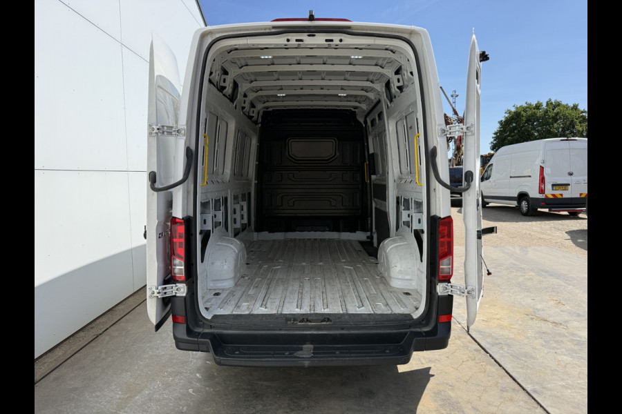 Volkswagen Crafter 2.0 TDI 140PK L3H3 Camera Airco Carplay Parkeersensoren Euro 6