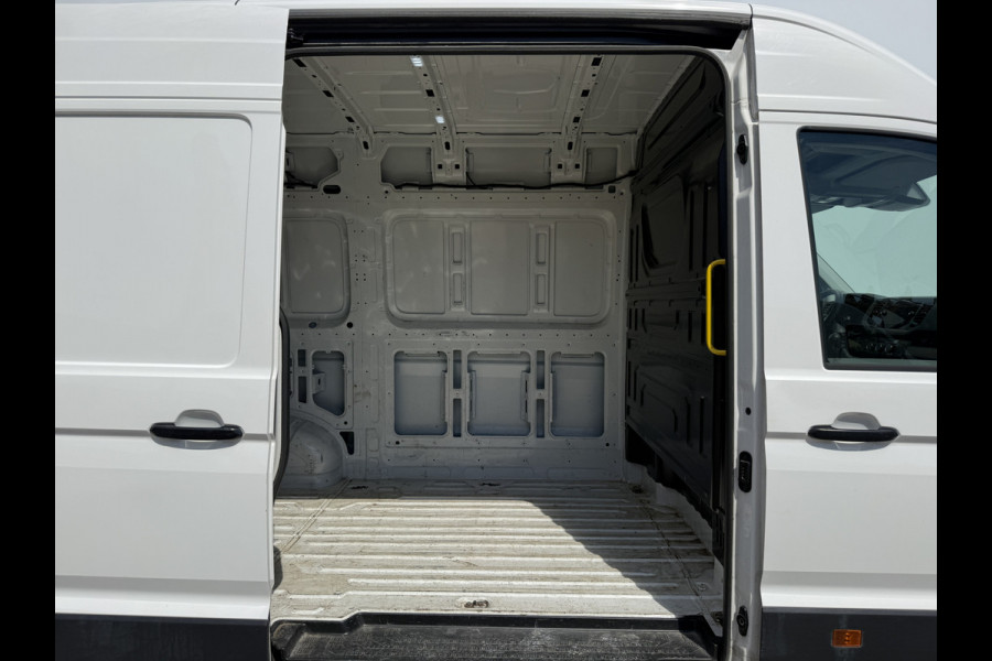 Volkswagen Crafter 2.0 TDI 140PK L3H3 Camera Airco Carplay Parkeersensoren Euro 6