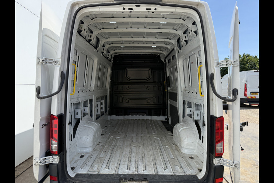 Volkswagen Crafter 2.0 TDI 140PK L3H3 Camera Airco Carplay Parkeersensoren Euro 6