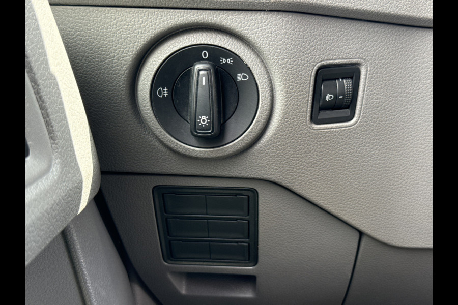 Volkswagen Crafter 2.0 TDI 140PK L3H3 Camera Airco Carplay Parkeersensoren Euro 6