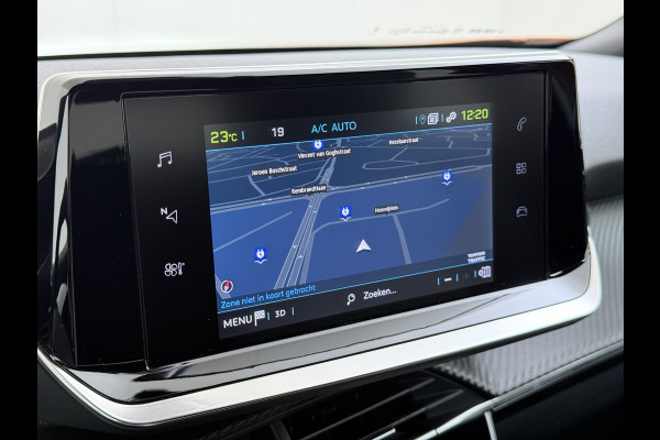 Peugeot e-2008 EV Allure 50kWh SOH 97% Two Tone 3D-Navi Stoelverwarming Apple Carplay Android Auto Ecc Cruise Control Regen-Lichtsensor Privacy Glas Keyless Connected-Apps DAB Bluetooth Led Lane Assist Isofix Dealeronderhouden 1e Eigenaar Origineel Nederlandse Auto